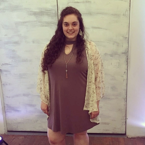 Meet your Posher, Allegra - Picture 1 of 1